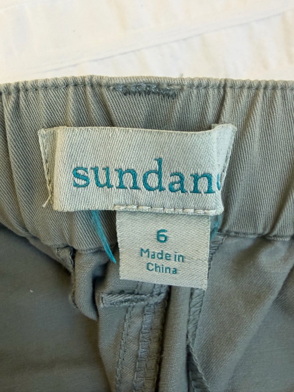 Sundance Olive Embroidered Cargo Pants. Size 6. EUC - Picture 6 of 7